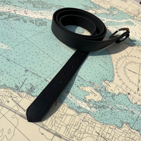 Black and Silver Custom Leather Belt 56 - Picture 2 of 3